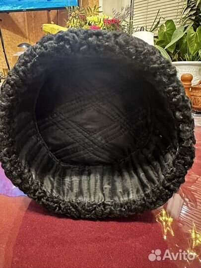 Каракулевая шапка