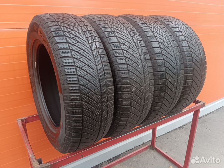 Continental ContiVikingContact 6 SUV 225/65 R17 107Y
