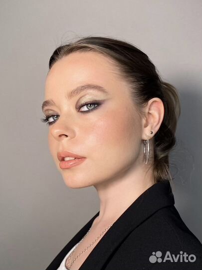 Макияж и оформление бровей