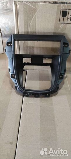 Рамка по магнитолу Toyota Harrier