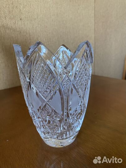 Ваза для цветов хрустальная