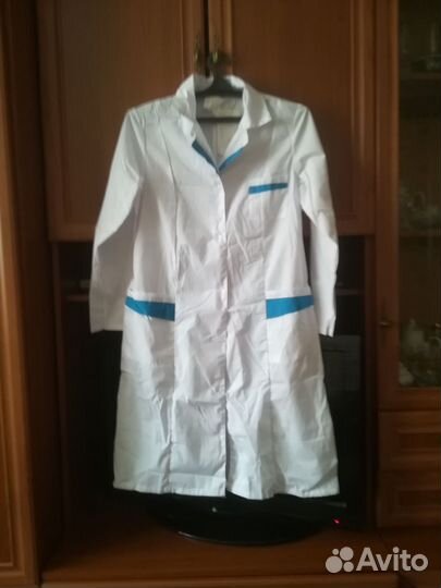 Женский медицинский халат