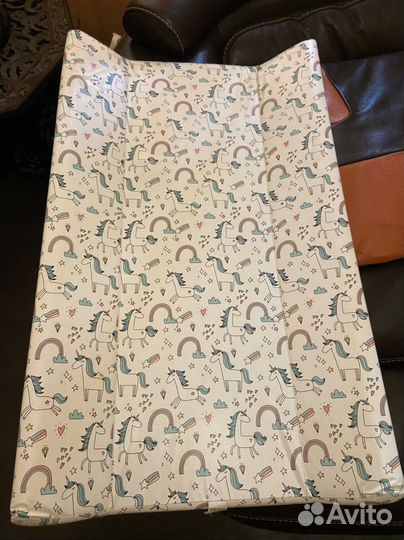 Пеленальная доска на кроватку