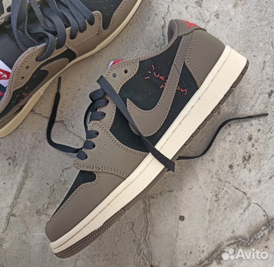 Nike Air Jordan 1 Low x Travis Scott