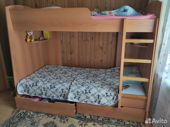 Кровать двухярусная