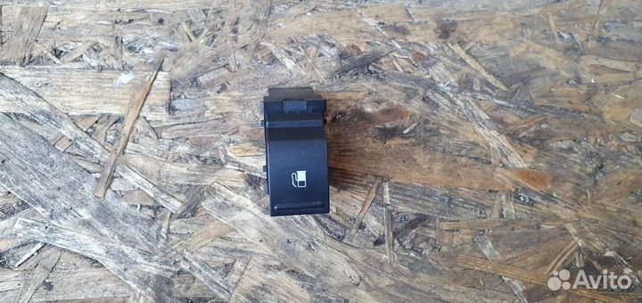 Кнопка открывания лючка бензобака Volkswagen Golf