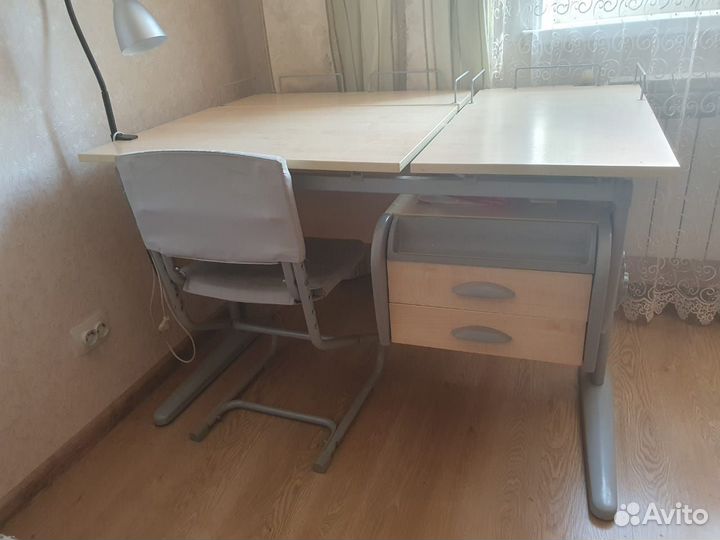 Растущая парта Дэми