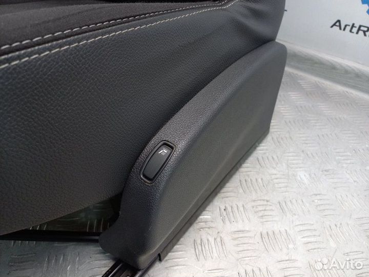 Сиденья к-кт Renault Sandero 1 Stepway 1.6 K7MF710