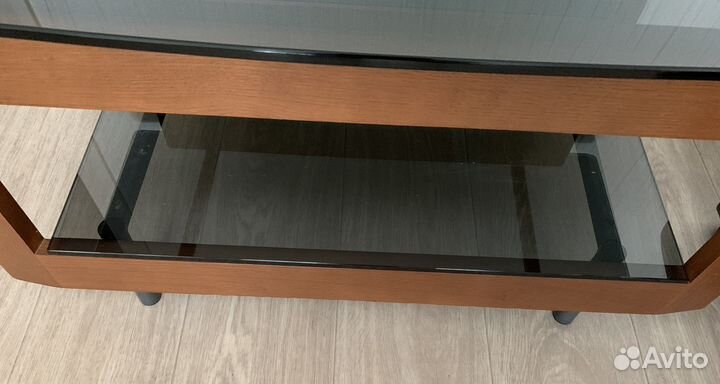 Столик под телевизор