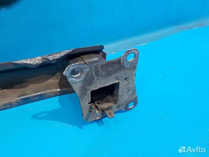 Усилитель заднего бампера skoda Yeti 2009-2018