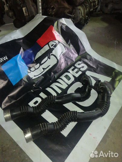 Патрубок интеркуллера воздуховод BMW F10 N20