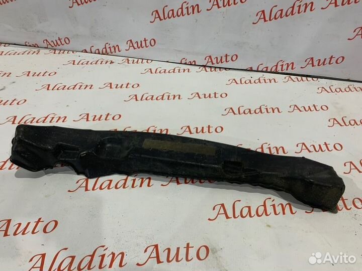 Уплотнитель крыла передний правый Ford Focus 3