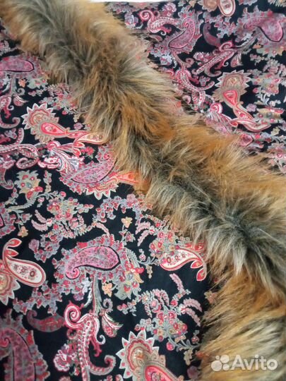 Шаль с мехом в русском стиле