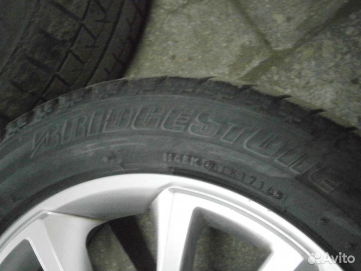 Bridgestone Ice Cruiser 7000 205/55 R16