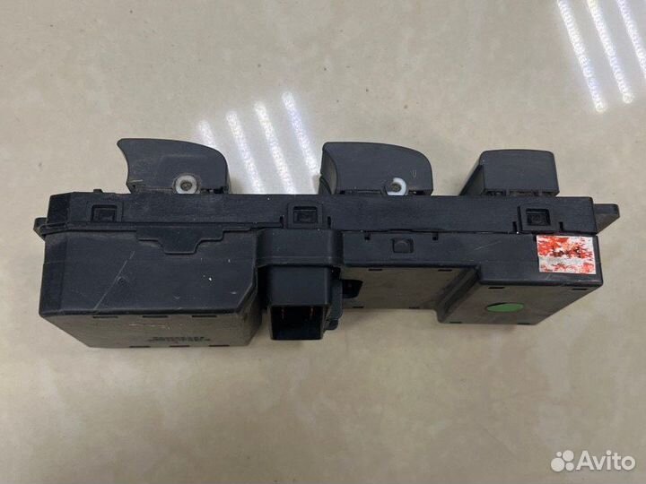 Блок управления стеклоподъемниками Opel Antara