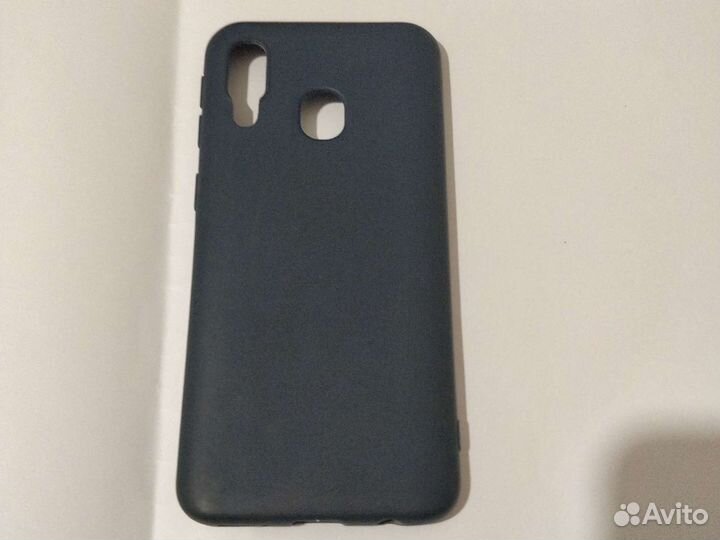 Чехол (бампер) на samsung A40. Оригинал. Состояние