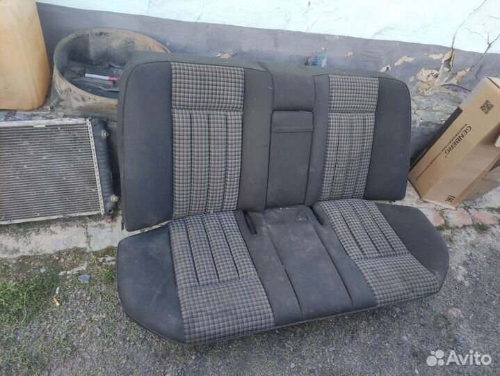 Мерседес 124 диван задний шотландская клетка