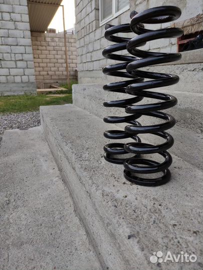 Передние амортизаторы Toyota Land Cruiser Prado 90