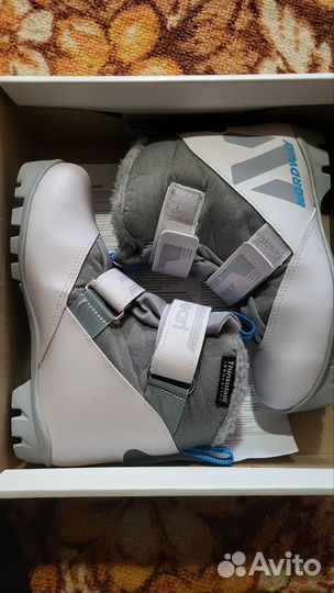 Лыжные ботинки