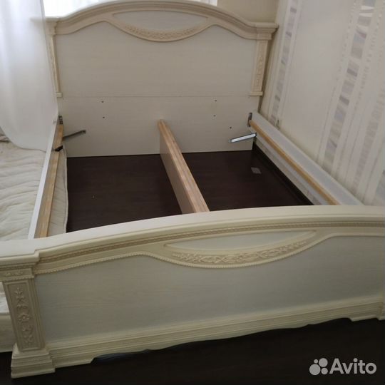 Кровать двухспальная