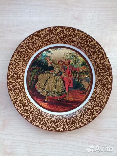 Тарелка настенная с подставкой