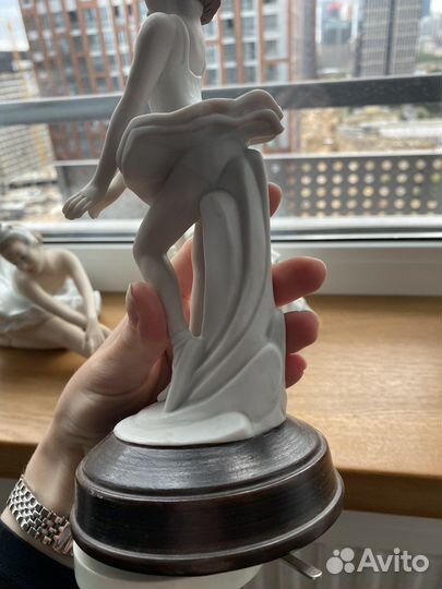 Фарфоровая статуэтка балерина музыкальная Япония