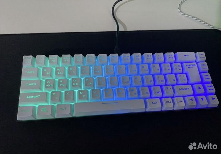 Игровая клавиатура белая