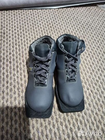 Лыжные ботинки