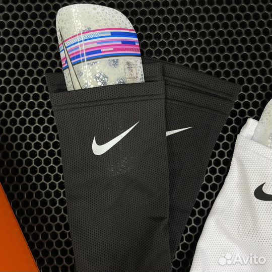 Держатели nike черные/белые для щитков
