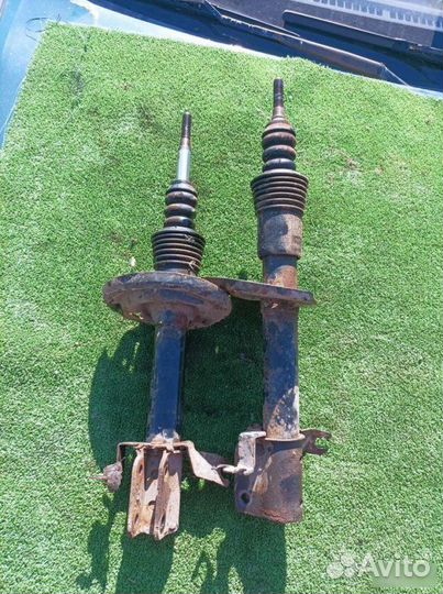 Амортизатор передний Renault Logan 2017