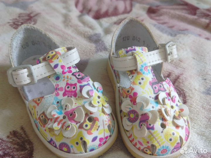 Сандали новые