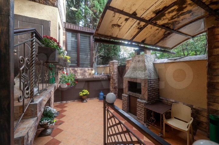 2-к. квартира, 60 м², 3/3 эт.