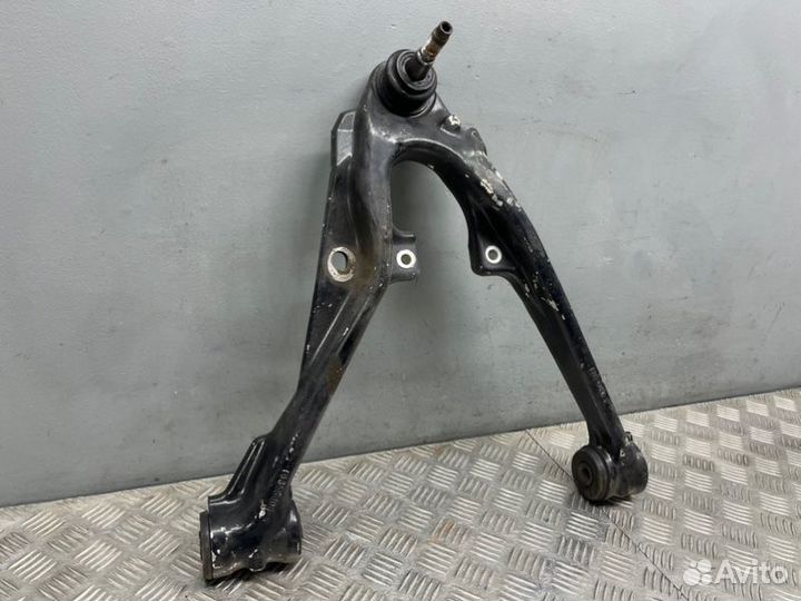 Рычаг нижний передний правый Cadillac Escalade