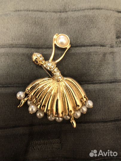 Новая брошь Avon