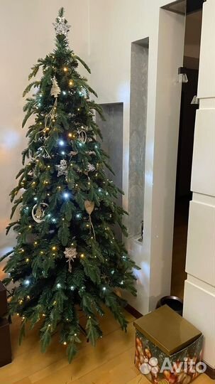 Елка искусственная со встроенной гирляндой