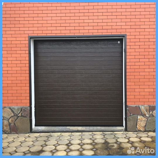 Гаражные секционные ворота DoorHan