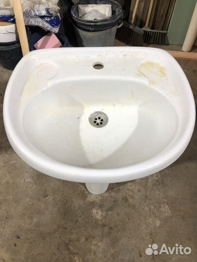 Раковина с пьедесталом
