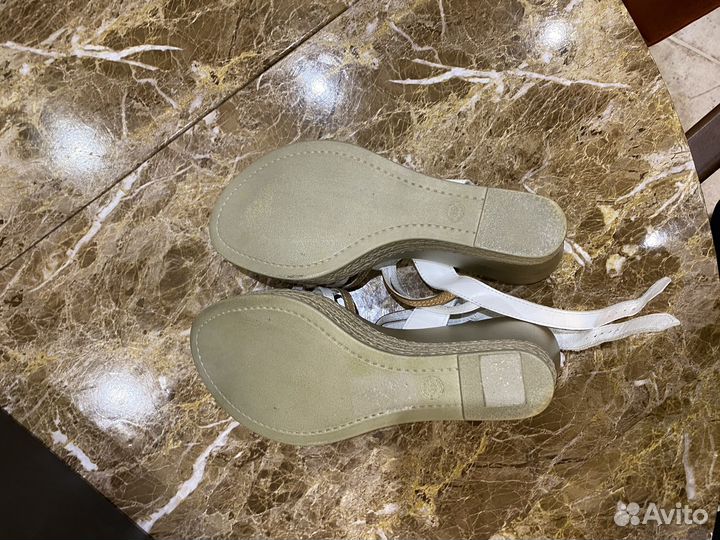 Босоножки женские 38 размер кожанные