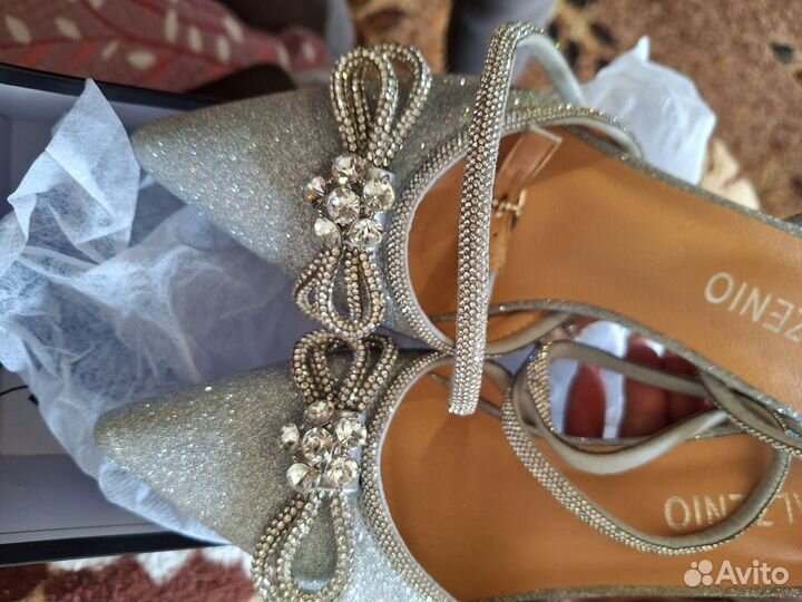 Босоножки женские