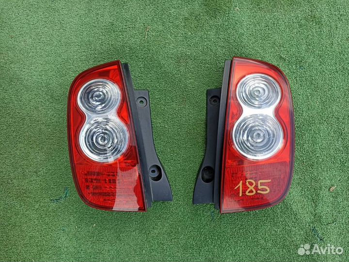 Фонарь задний Nissan Micra K12