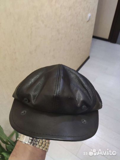 Мужская кожаная кепка
