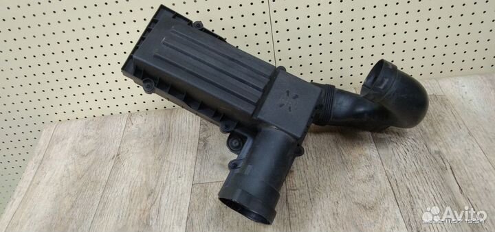 Корпус воздушного фильтра Volkswagen Tiguan