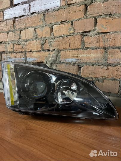 Фары ford focus 2