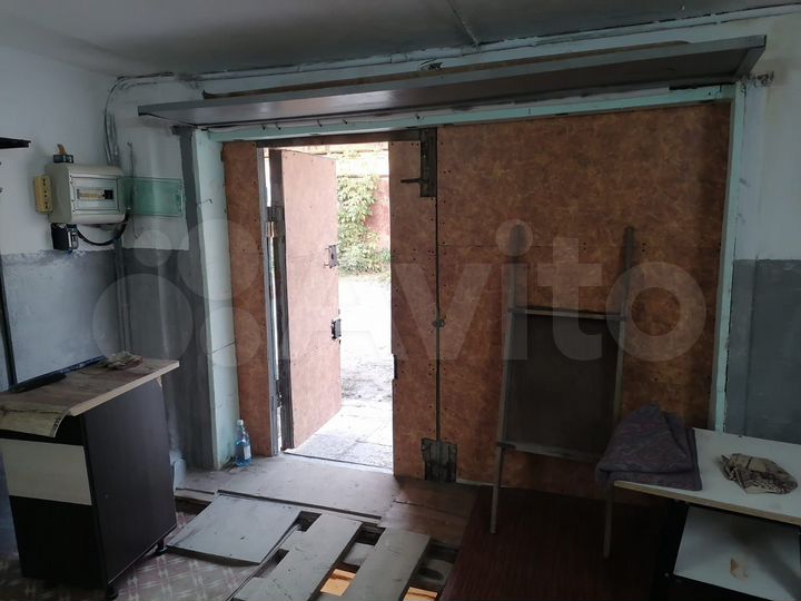 Гараж, > 30 м²