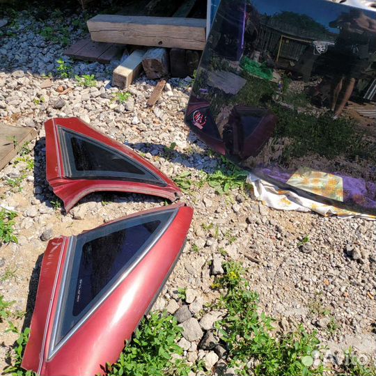 Задняя форточка правая угловая на шевроле каприз