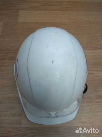 Каска белая