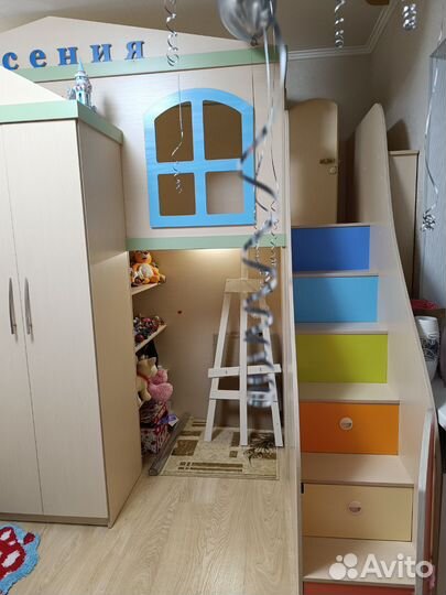 Мебель в детскую с домиком