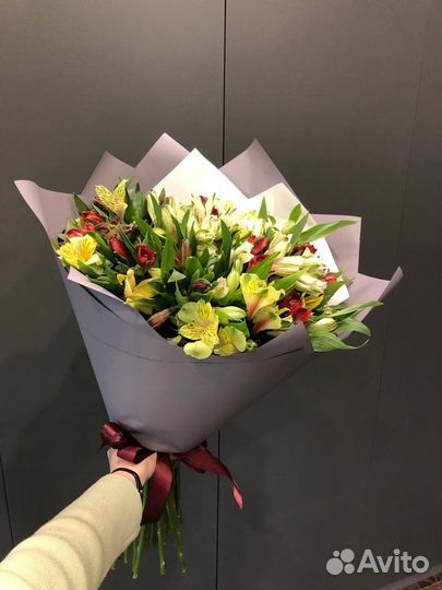Букет из 35 альстромерий микс