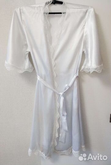 Белый шелковый халат