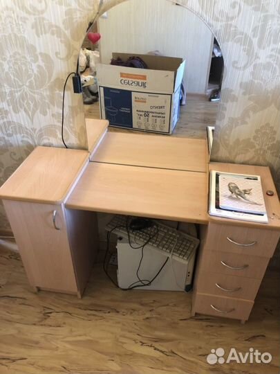 Тумба с зеркалом